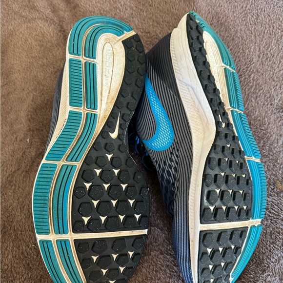 NIKE RUNNING SHOES - Picture 5 of 5